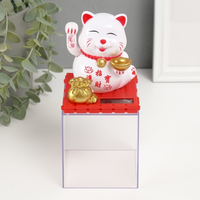 Маятник пластик Маятник пластик "Белый Манэки-нэко со слитком Ямб" 8х8х8,5 см