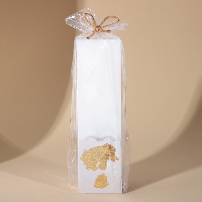 Свеча интерьерная белая с бетоном и поталью, 5 х 5 х17,2 см