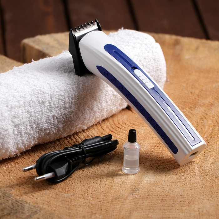 Машинка для стрижки Luazon LTRI-11, 3 Вт, 3 мм, АКБ, серая Машинка для стрижки Luazon LTRI-11, 3 Вт, 3 мм, АКБ, серая