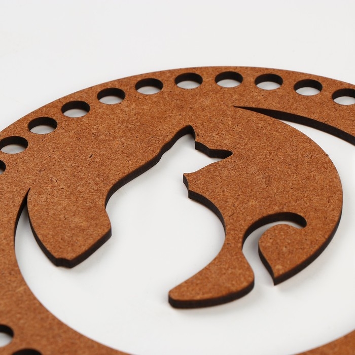 Донышко для вязания резное &laquo;Кошка на луне&raquo;, круг 15 см, хдф 3 мм