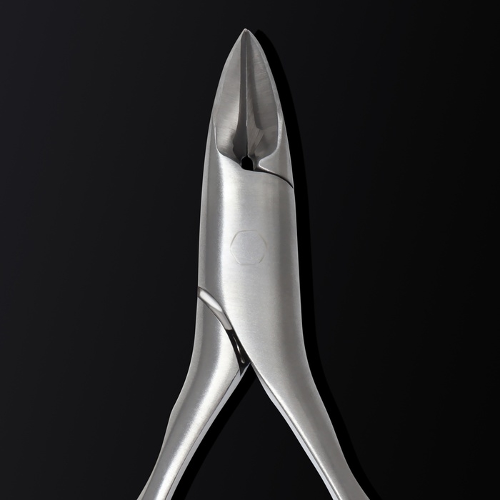 Кусачки педикюрные «Premium», 13 см, длина лезвия - 16 мм, цвет серебристый Кусачки педикюрные «Premium», 13 см, длина лезвия - 16 мм, цвет серебристый