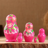 Матрёшка &laquo;Розочки&raquo;,  розовое платье, 5 кукольная, 10 см