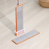 Швабра с отжимом, водосгоном и щёткой Raccoon, 2 насадки из микрофибры 42&times;11,5 см, стальная ручка 134 см
