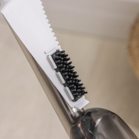 Швабра для мытья пола с распылителем Доляна, насадка из микрофибры 40&times;13 см, стальной черенок 125 см