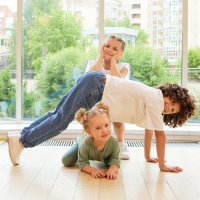 Костюм для девочки (футболка, лосины) MINAKU цвет оливковый, рост 140 см Костюм для девочки (футболка, лосины) MINAKU цвет оливковый, рост 140 см