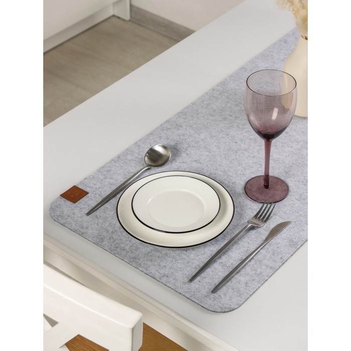 Дорожка на стол Доляна &laquo;Грэй&raquo;, 40&times;150 см, толщина 4 мм, цвет светло-серый