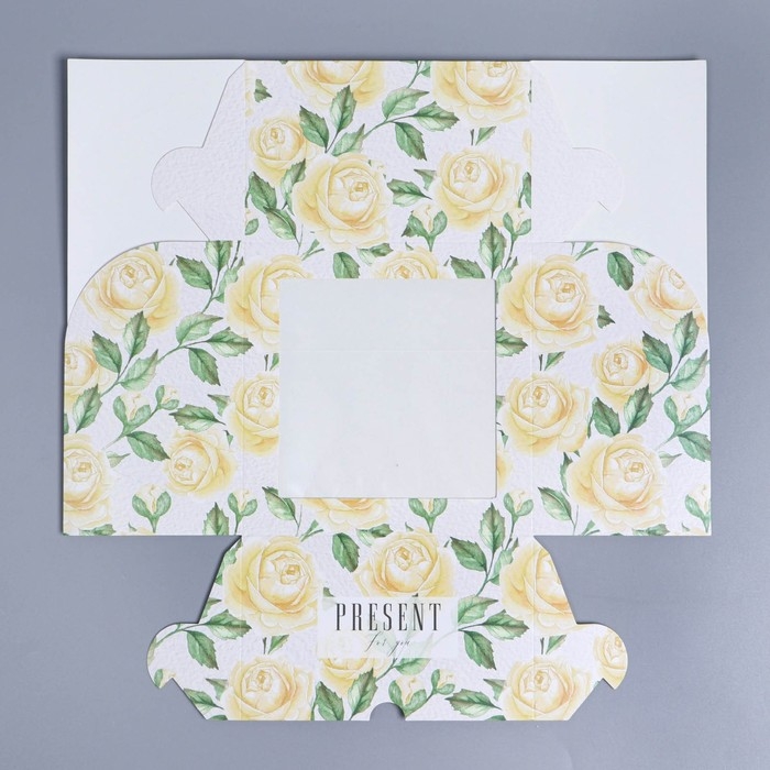 Коробка для капкейков, кондитерская упаковка с окном, 4 ячейки «Белые розы», 16 х 16 х 10 см Коробка для капкейков, кондитерская упаковка с окном, 4 ячейки «Белые розы», 16 х 16 х 10 см