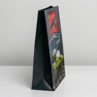 Пакет подарочный ламинированный вертикальный, упаковка, &laquo;С днём защитника&raquo;, ML 25 х 21 х 8 см