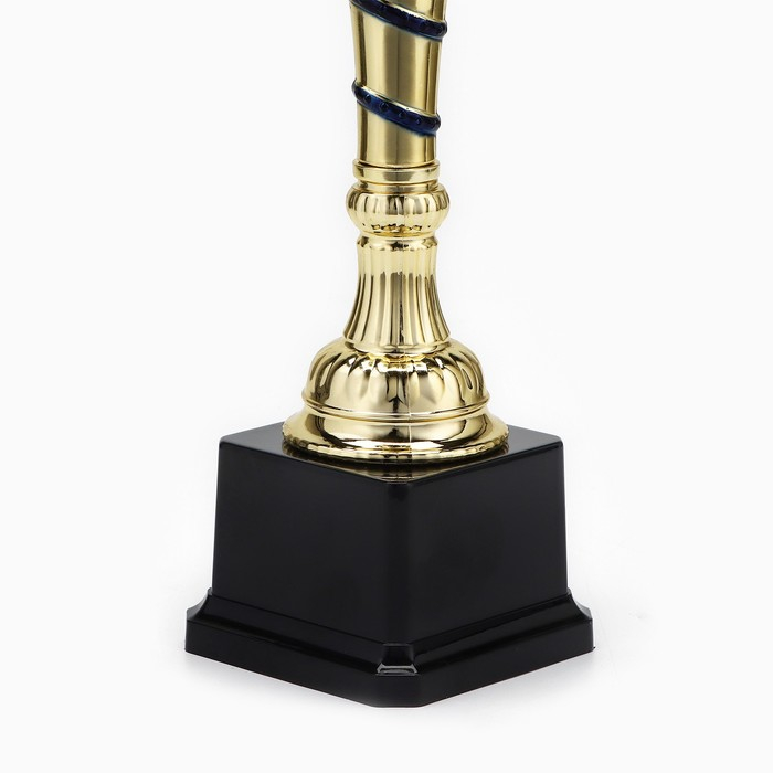 Кубок 139C, наградная фигура, золото, подставка пластик, 29,5 × 13 × 7,5 см. Кубок 139C, наградная фигура, золото, подставка пластик, 29,5 × 13 × 7,5 см.