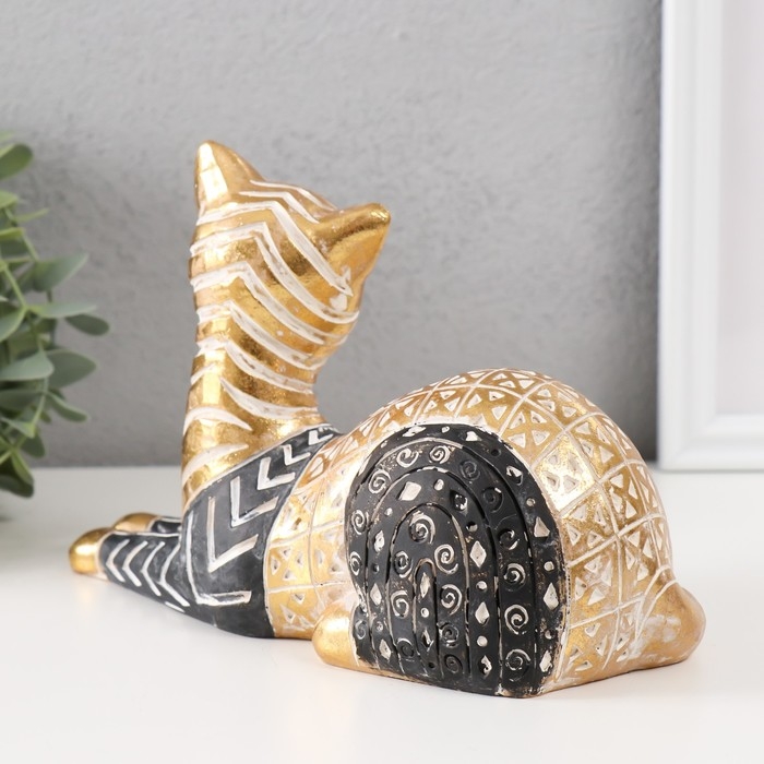 Сувенир полистоун "Кошка с узорами, лежит" золото с чёрным 21х9х13 см