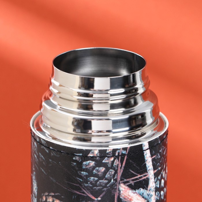 Термос &laquo;Шишки&raquo; в кожзаме, MODE FORREST, 750 мл, время сохранения тепла 16-18 ч