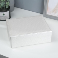 Шкатулка кожзам для украшений "Стёганная" белоснежная 8,5х23,5х19 см Шкатулка кожзам для украшений "Стёганная" белоснежная 8,5х23,5х19 см