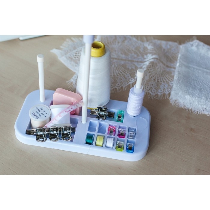 Органайзер-стойка для ниток, на подставке, 20,7 × 10,8 × 36,5 см, цвет голубой/белый Органайзер-стойка для ниток, на подставке, 20,7 × 10,8 × 36,5 см, цвет голубой/белый