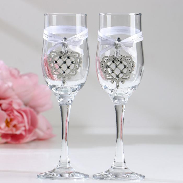 Набор свадебных бокалов Набор свадебных бокалов "Ажурные", ручной работы, Белый-белый, 6х6х20,5 см, 2 шт.