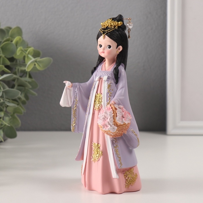 Сувенир полистоун "Девочка в кимоно с платочком и корзиной цветов" розовый 5х7,5х18 см