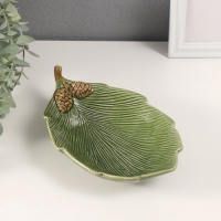 Сувенир керамика подставка "Лист с двумя шишками" зеленый 21,7х13,5х4 см