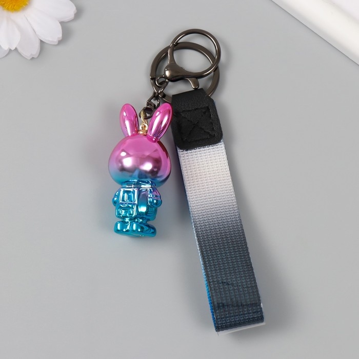 Брелок пластик с карабином, ремешком Брелок пластик с карабином, ремешком "Зайка" голография 3х2,5х5,5 см