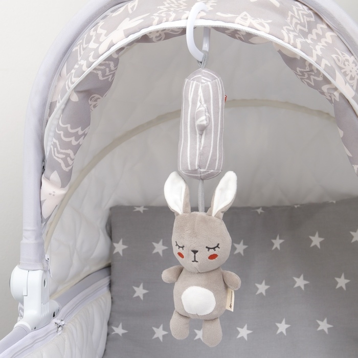 Подвеска - погремушка &laquo;Зайка Бонни&raquo;, с пищалкой, на кроватку, коляску, Крошка Я