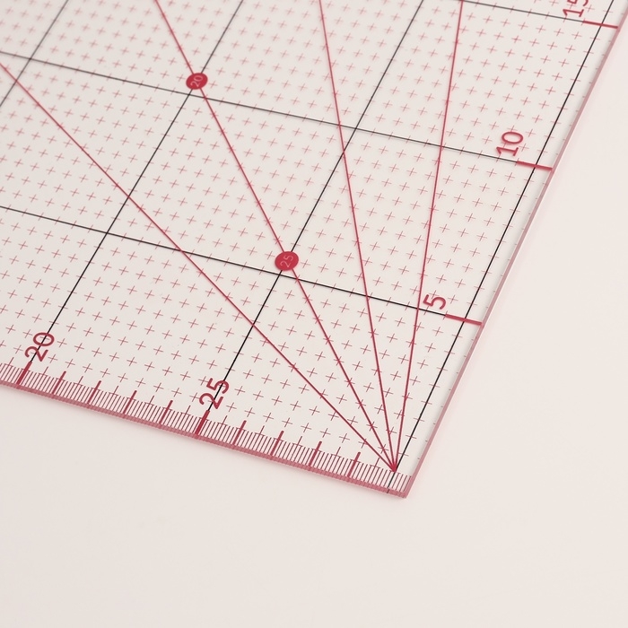 Линейка для квилтинга и пэчворка, с отверстиями, 30 &times; 30 см, цвет прозрачный/розовый