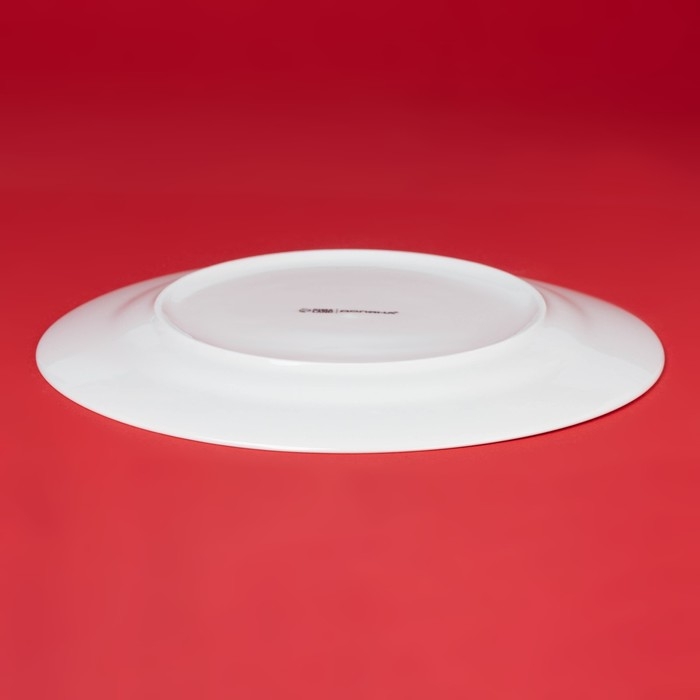 Тарелка новогодняя Доляна &laquo;Парк аттракционов&raquo;, d=25,5 см, фарфор, цвет белый