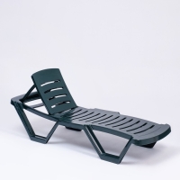 Шезлонг "Новый Свет", 187 х 63 х 43 см, зеленый Шезлонг "Новый Свет", 187 х 63 х 43 см, зеленый