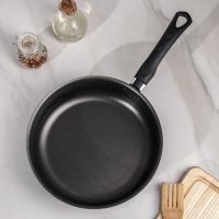 Сотейник Consul, 2,8 л, d=24 см, стеклянная крышка, пластиковая ручка, антипригарное покрытие, цвет чёрный Сотейник Consul, 2,8 л, d=24 см, стеклянная крышка, пластиковая ручка, антипригарное покрытие, цвет чёрный