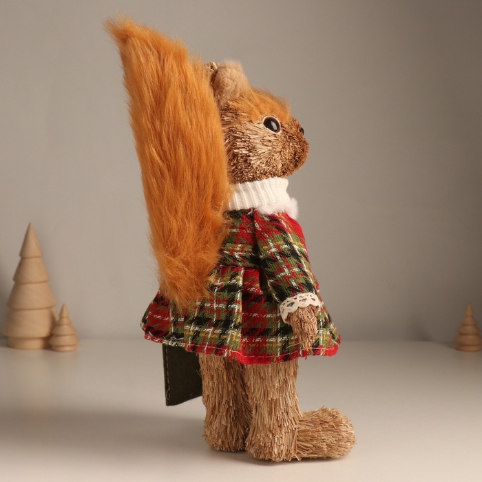 Декор Декор "Белочка в зимнем платье с сумочкой" 29,5х16х10 см