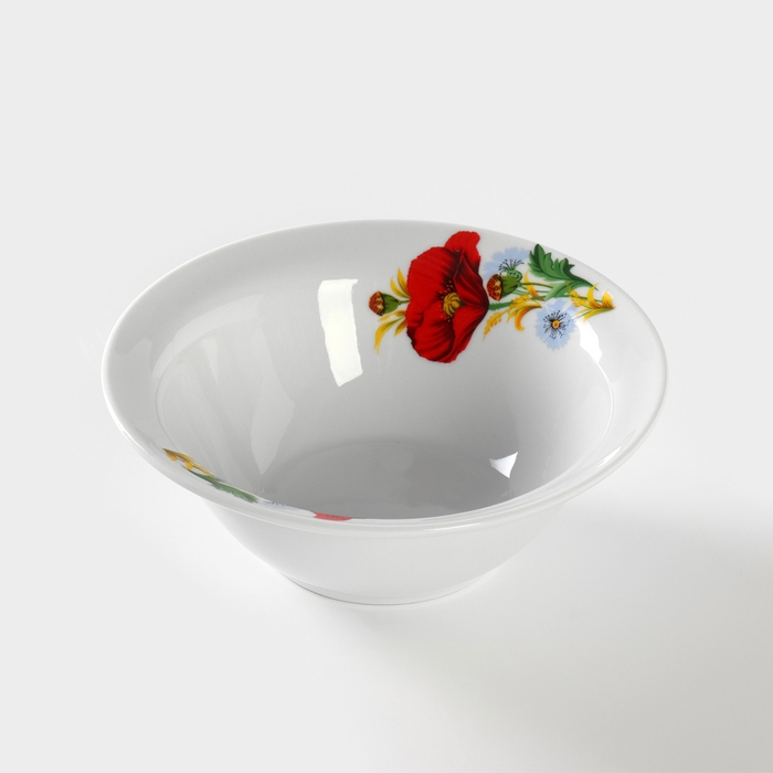 Тарелка фарфоровая «Маки красные», 550 мл, d=17 см Тарелка фарфоровая «Маки красные», 550 мл, d=17 см