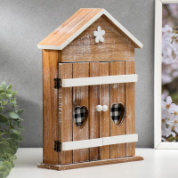 Ключница дерево 6 крючков "Дом со ставнями-сердечками" 29,5х22,5х6 см Ключница дерево 6 крючков "Дом со ставнями-сердечками" 29,5х22,5х6 см