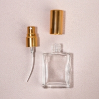 Флакон для парфюма, с распылителем, 15 мл, цвет золотистый Флакон для парфюма, с распылителем, 15 мл, цвет золотистый