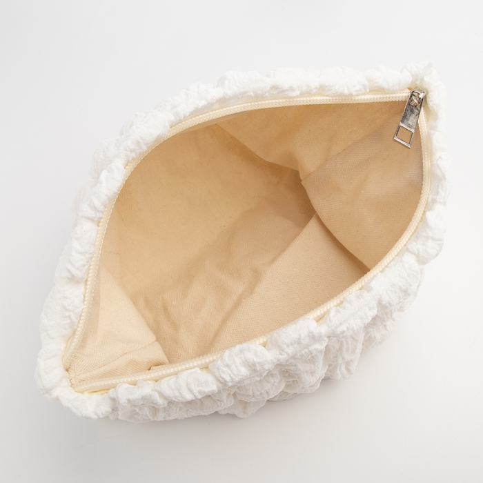 Косметичка на молнии, цвет молочный