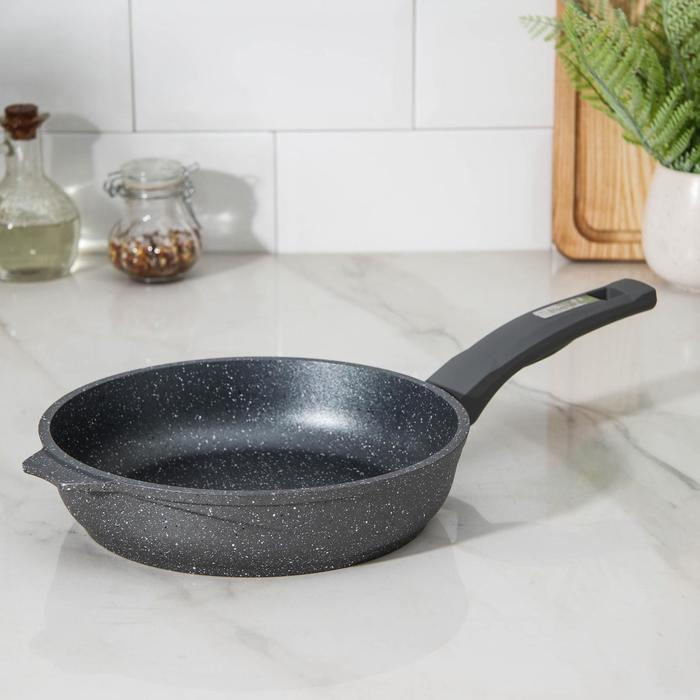 Сковорода &laquo;Гранит&raquo;, d=22 см, пластиковая ручка, антипригарное покрытие, цвет серый