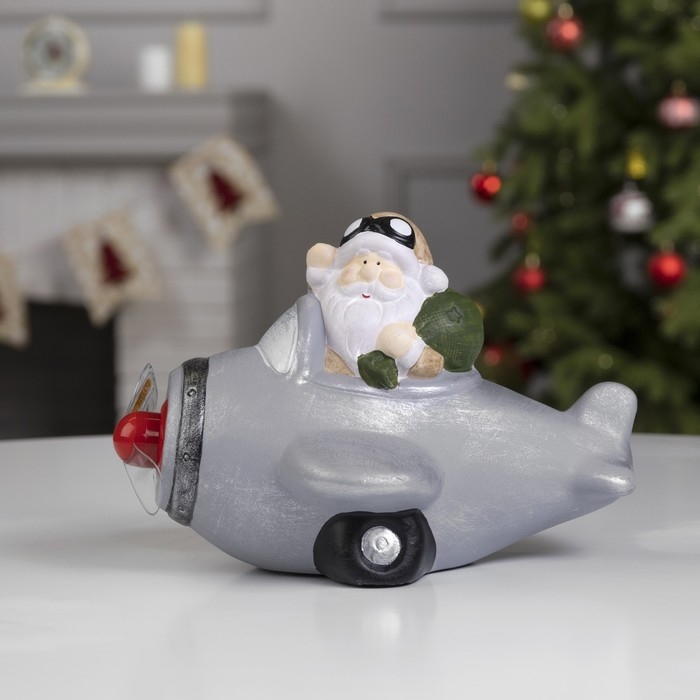 Светодиодная фигура «Дед Мороз в самолёте» 17 × 17 × 22 см, полистоун, батарейки АААх2 (не в комплекте), свечение красное Светодиодная фигура «Дед Мороз в самолёте» 17 × 17 × 22 см, полистоун, батарейки АААх2 (не в комплекте), свечение красное