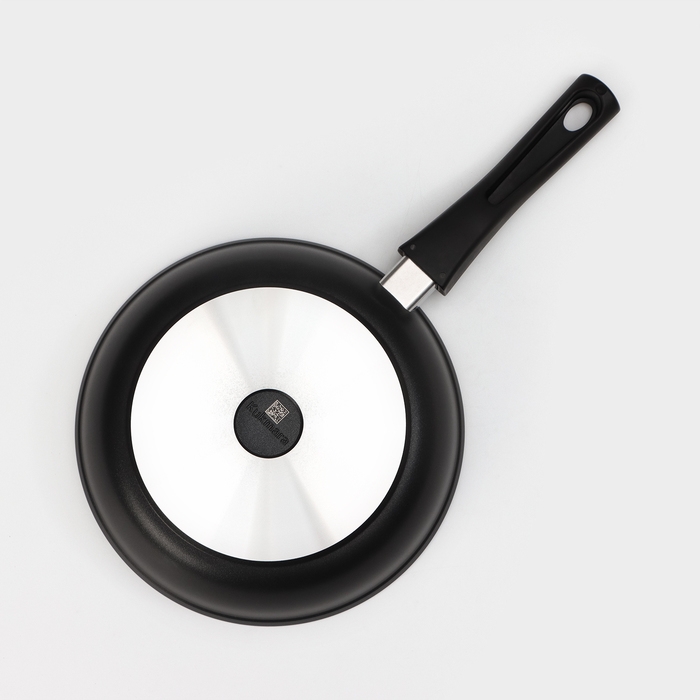 Сковорода «Традиция», d=24 см, съёмная ручка, антипригарное покрытие, цвет чёрный Сковорода «Традиция», d=24 см, съёмная ручка, антипригарное покрытие, цвет чёрный