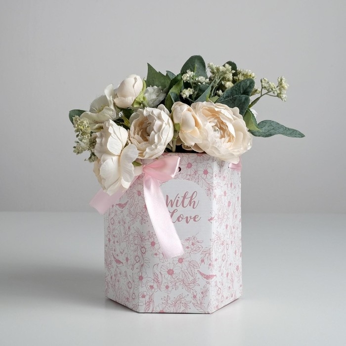 Переноска для цветов складная шестигранник «With love», 17 х 14,8 х 19,5 см Переноска для цветов складная шестигранник «With love», 17 х 14,8 х 19,5 см