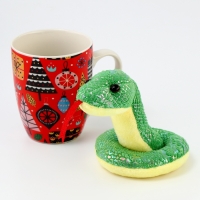 Новогодний подарочный набор &laquo;Исполнения желаний&raquo;: мягкая игрушка змея и кружка