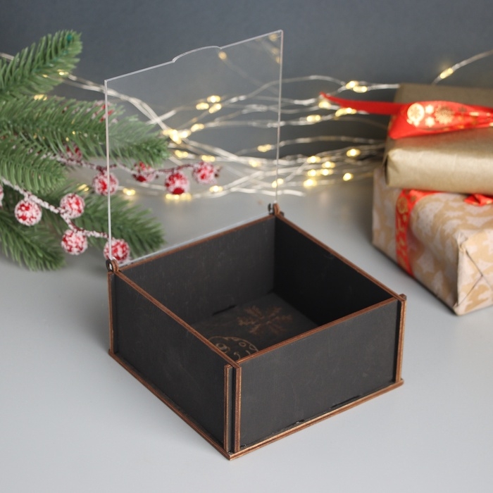 Новогодняя шкатулка Новогодняя шкатулка "Змейка в снежинках" 6х12х12 см