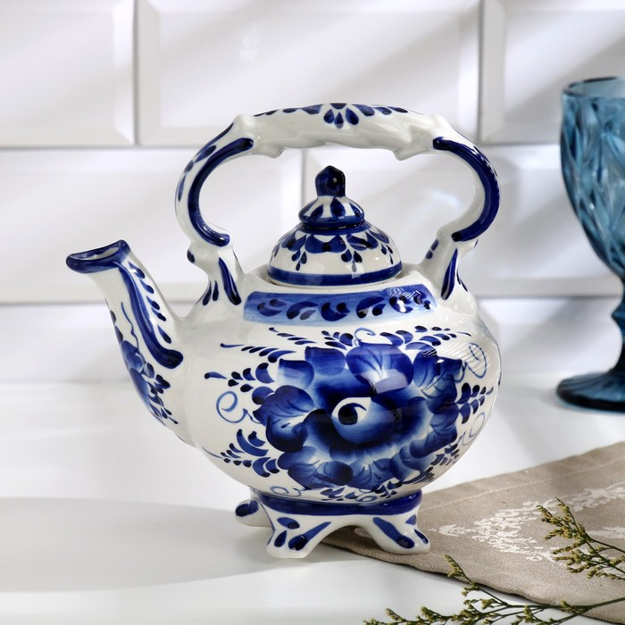 Чайник «Каприз», гжель Чайник «Каприз», гжель