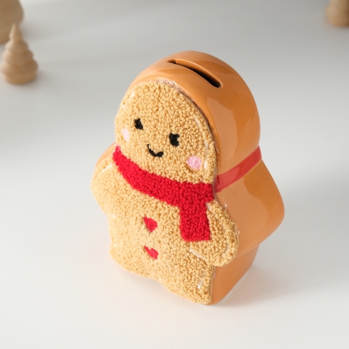 Копилка керамика "Пряничка в уютном шарфике" 7,2х12,3х15,3 см