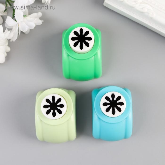 Дырокол фигурный Дырокол фигурный "Ромашка" d=1,5 см 3,5х4х4 см МИКС