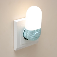 Ночник "Алиса" LED 1Вт голубой 4,5х6,5х9,5 см RISALUX Ночник "Алиса" LED 1Вт голубой 4,5х6,5х9,5 см RISALUX