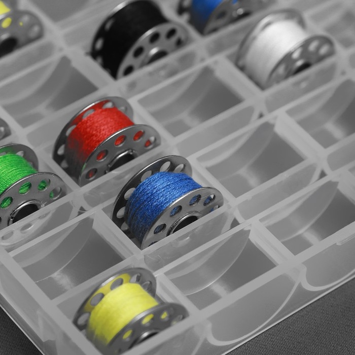 Органайзер для ниток, на 25 шпулек, 12 × 10 × 3 см, цвет прозрачный Органайзер для ниток, на 25 шпулек, 12 × 10 × 3 см, цвет прозрачный