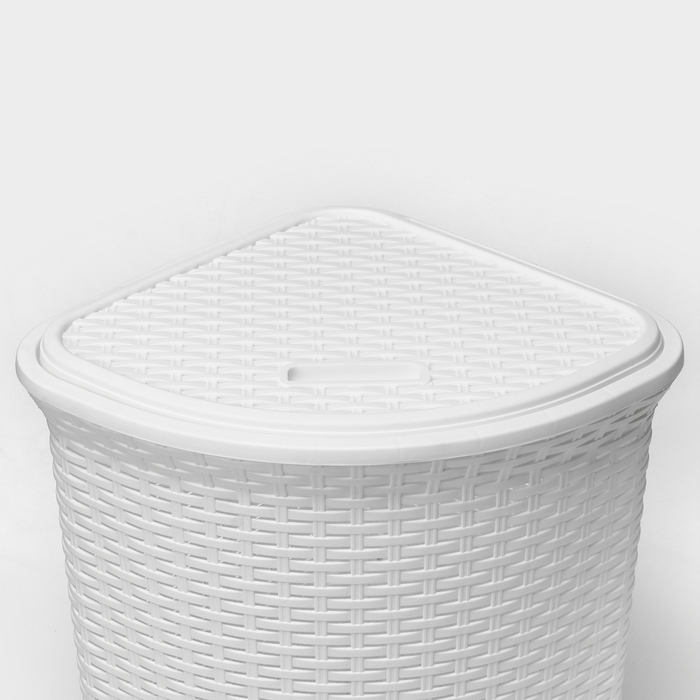 Корзина для белья угловая с крышкой &laquo;Ротанг&raquo;, 60 л, 40&times;40&times;58 см, цвет белый