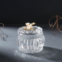 Шкатулка стекло "Веточка белой сакуры" золото 8х8х7 см Шкатулка стекло "Веточка белой сакуры" золото 8х8х7 см