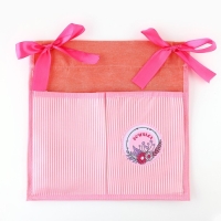 Органайзер для хранения вещей на детскую кроватку 2 отделенияи настольная корзинка «Лучшая в мире малышка» Органайзер для хранения вещей на детскую кроватку 2 отделенияи настольная корзинка «Лучшая в мире малышка»