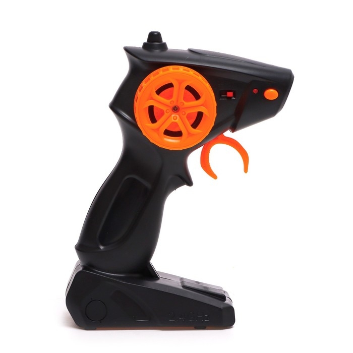 Перевёртыш радиоуправляемый &laquo;Вращение&raquo;, работает от аккумулятора, цвет белый