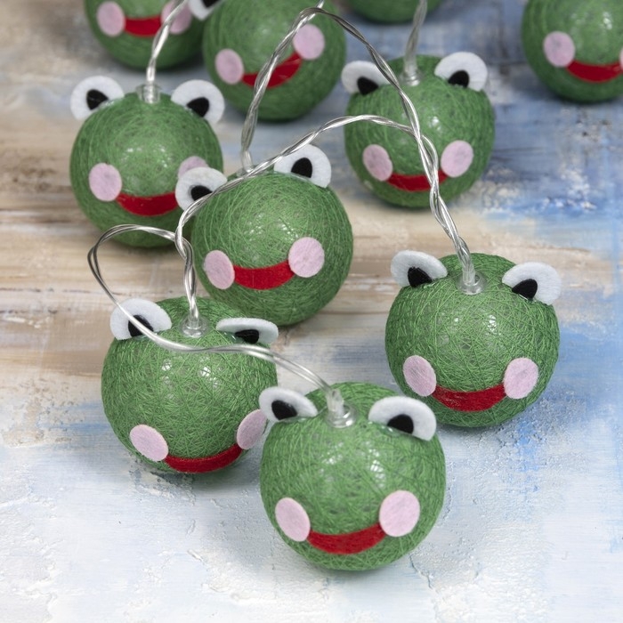 Гирлянда «Нить» 2 м с насадками «Лягушонок», IP20, прозрачная нить, 10 LED, батарейки AAх2 (нет в комплекте), свечение тёплое белое Гирлянда «Нить» 2 м с насадками «Лягушонок», IP20, прозрачная нить, 10 LED, батарейки AAх2 (нет в комплекте), свечение тёплое белое