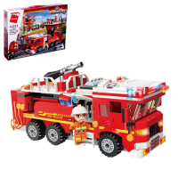 Конструктор Огнеборцы «Пожарная машина», стреляет водой, 4 минифигуры и 539 деталей Конструктор Огнеборцы «Пожарная машина», стреляет водой, 4 минифигуры и 539 деталей