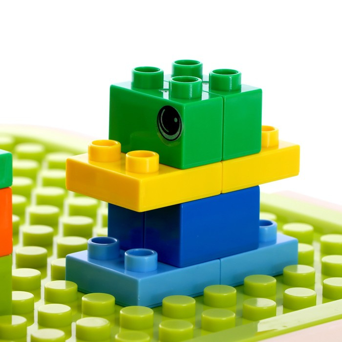 Стол с конструктором и отсеком для хранения, 50 деталей Стол с конструктором и отсеком для хранения, 50 деталей