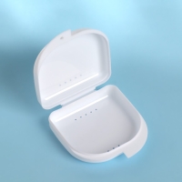 Контейнер для хранения протезов, 8,5 &times; 8 &times; 2,7 см, цвет МИКС